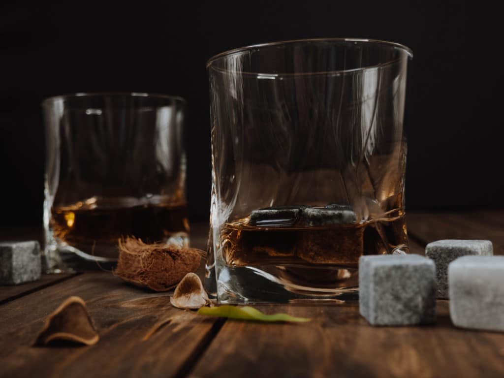 les pierres à whisky servent à refroidir parfaitement cette boisson