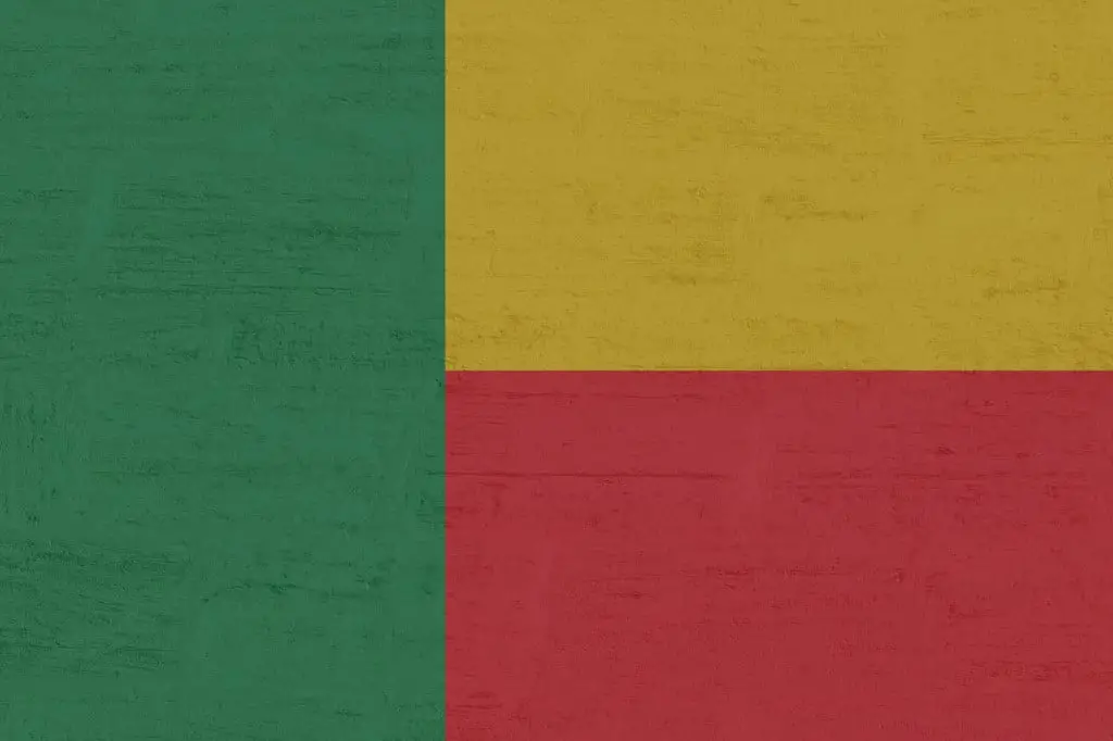 drapeau du Bénin : un voyage culinaire dans un pays d'Afrique gastronome